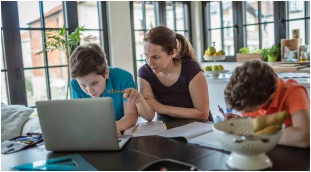 How to Stay Connected with Your Kids While Homeschooling: A How-To Guide